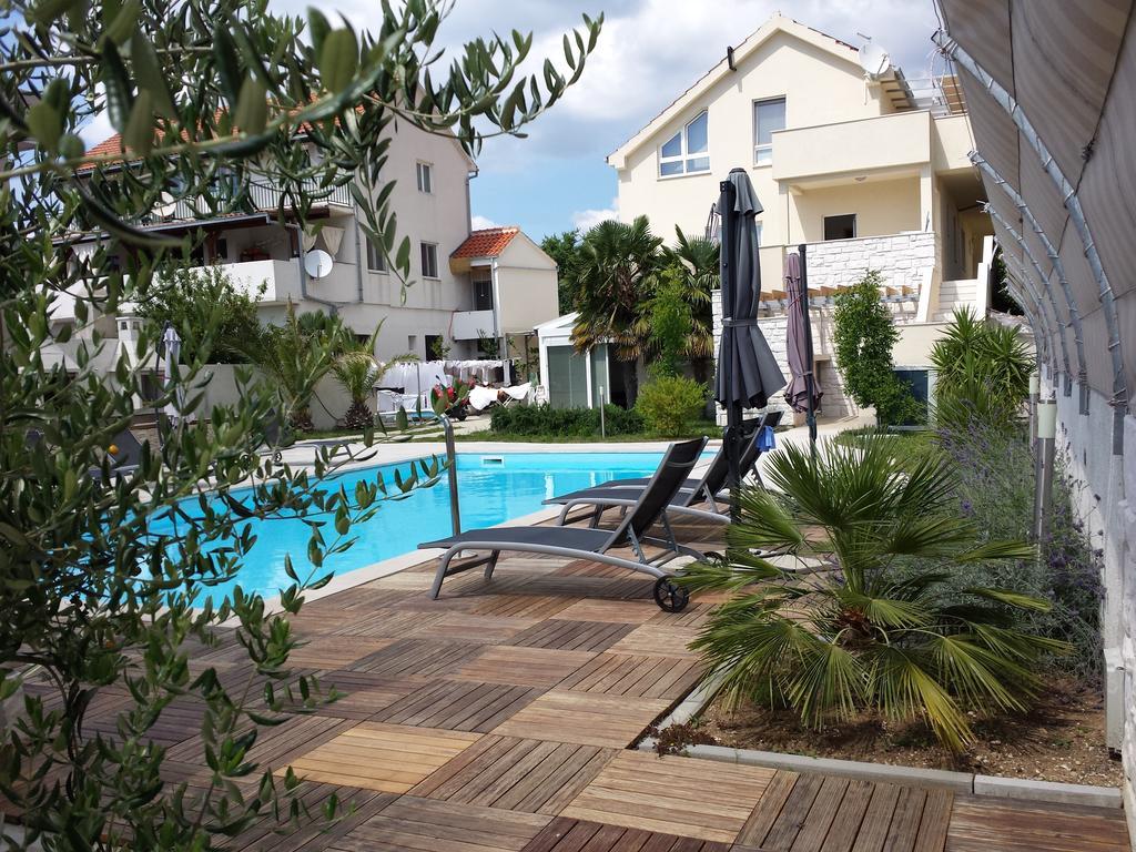 Pavlic Apartments Betina  Buitenkant foto