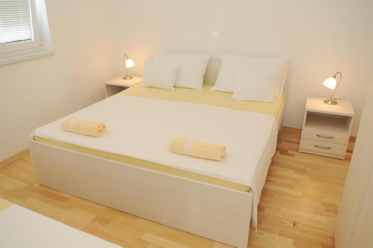 Pavlic Apartments Betina  Buitenkant foto